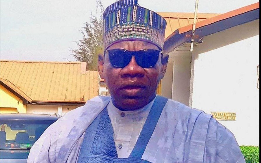 Police officers escort Aboubakar Ousmane Mey in Garoua following his arrest on 6 October 2025. Opposition parties, including the UNDP, MRC, and Issa Tchiroma’s coalition, denounced the detention as politically motivated days before the presidential election.